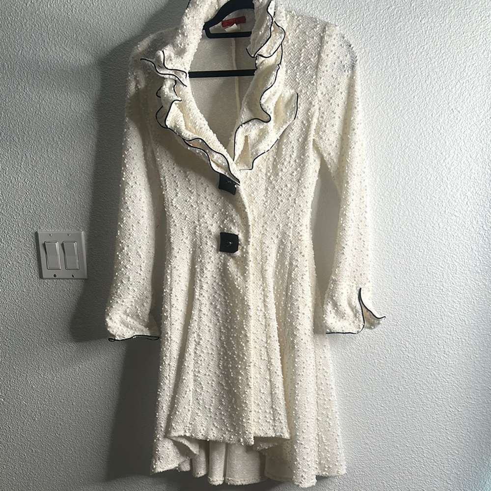 SANT GIL Paris Elegant White Ruffled Coat black trim size M - Picture 4 of 12